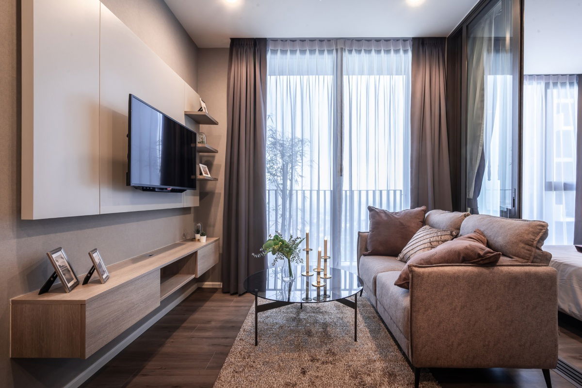 ให้เช่าคอนโด Whizdom Essence รายเดือน 35,000 บาท