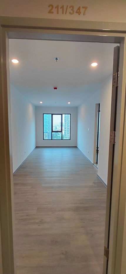 Regent Home Wutthakat | Price 8,500 THB | Unfurnished room, great price, ready to move in.