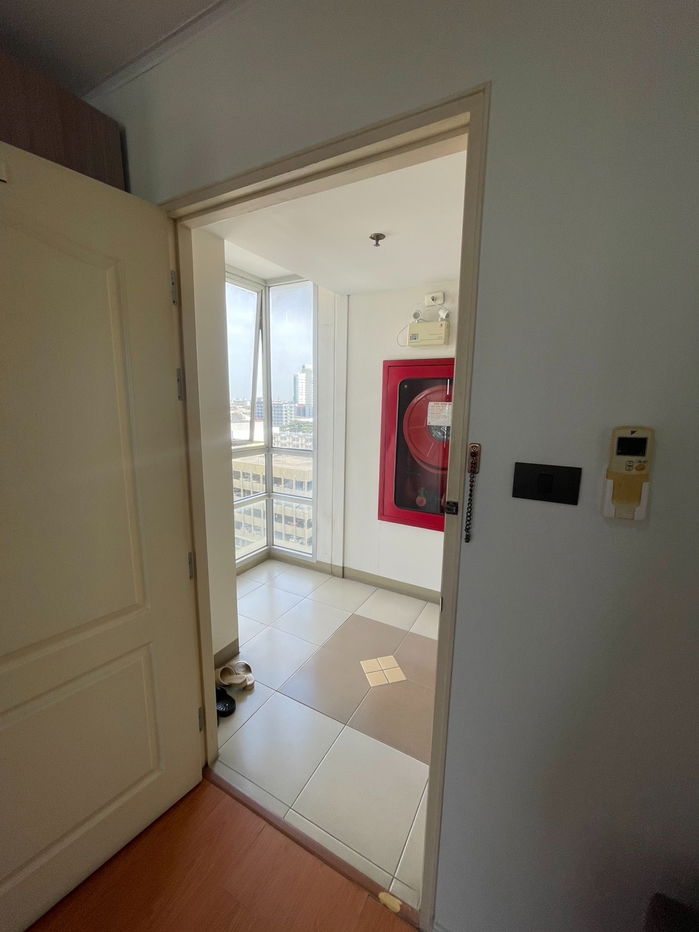 For rent Corner Room Lumpini Condo Town Raminthra Nawamin