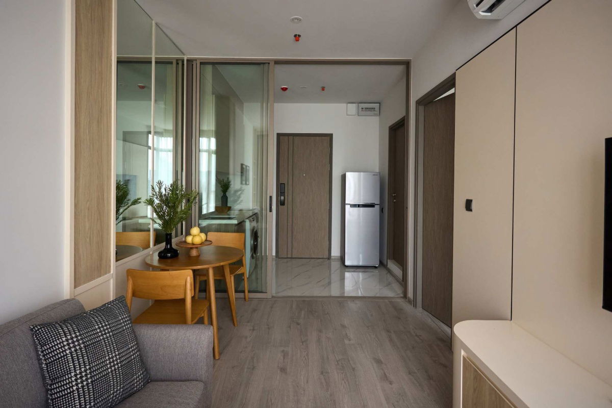 Condo for rent Rhythm ekkamai estate Monthly 39,000 thb.