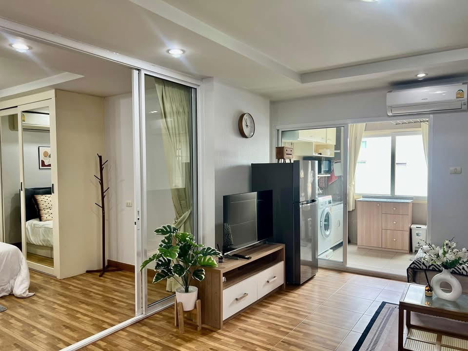 代码 : E240 Happy Condo Ratchada 18