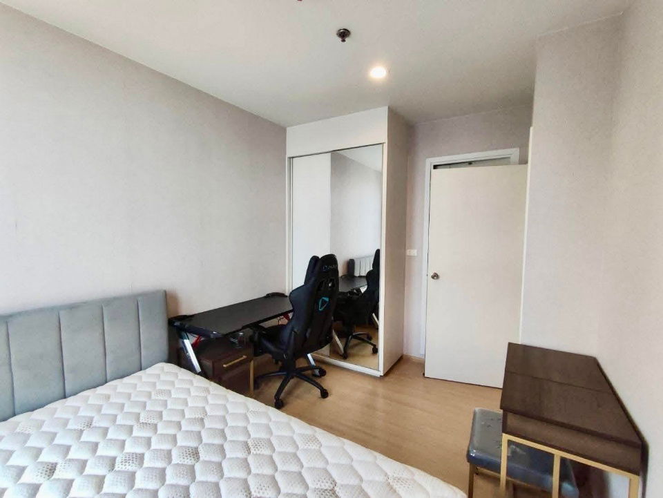 code : E241 Plum Condo Pinklao Station