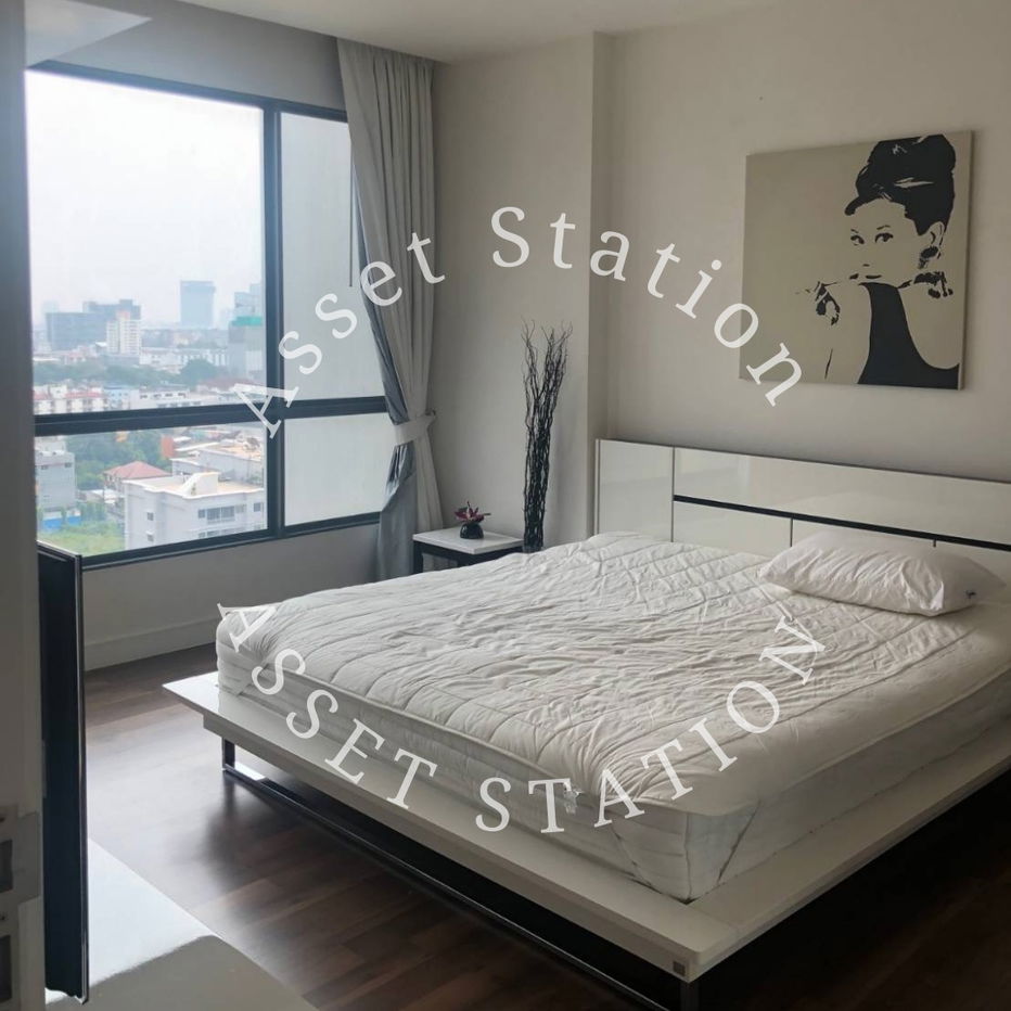 For rent ✨ Luxury condo The Room Sukhumvit 62, spacious room, near BTS Punnawithi.