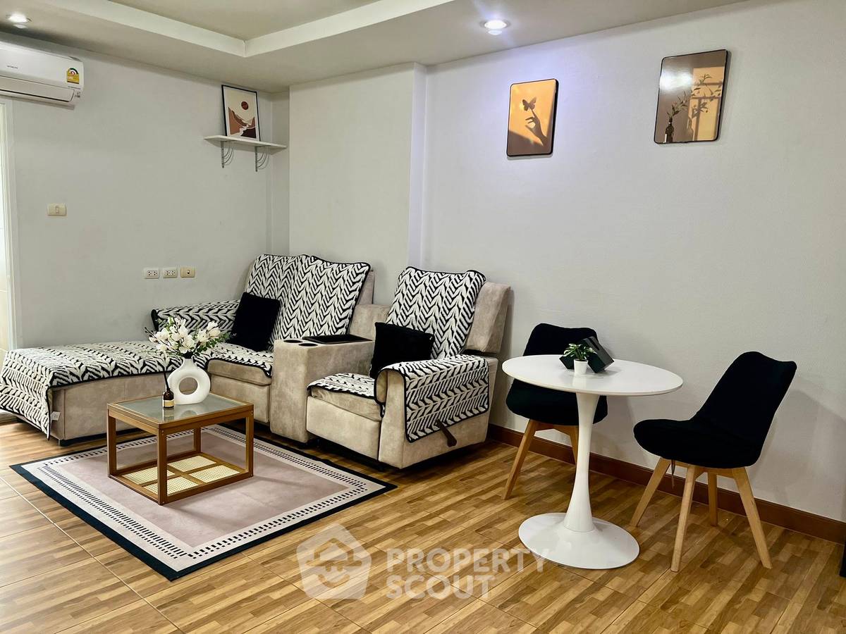 1-BR Condo at Happy Condo Ratchada 18 near MRT Huai Khwang (ID 2481437)