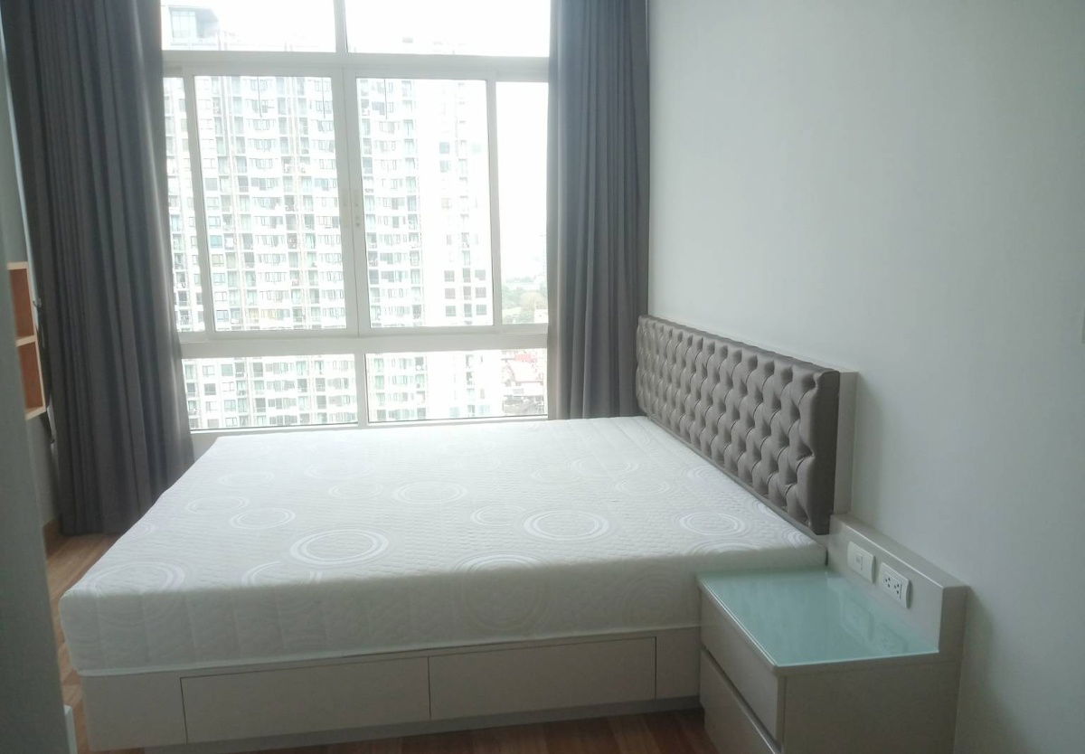 Room for rent Ideo verve sukhumvit  near BTS On-nut 18,000 B./month