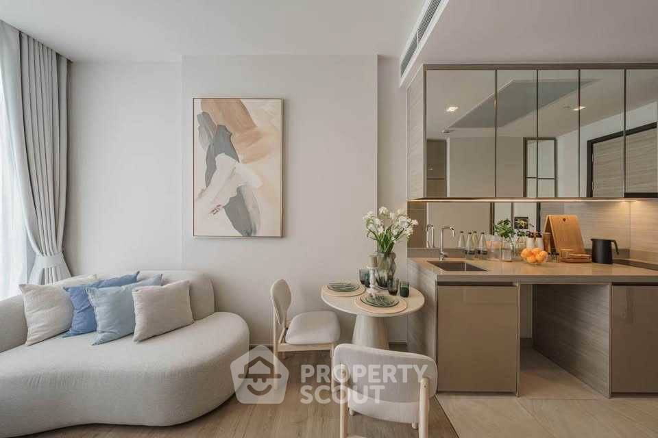 1-BR Condo at The Crest Park Residences near MRT Phahon Yothin (ID 2479259)