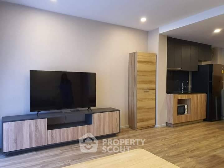 2-BR Condo at Blossom Condo @ Sathorn-Charoenrat near BTS Surasak (ID 995195)