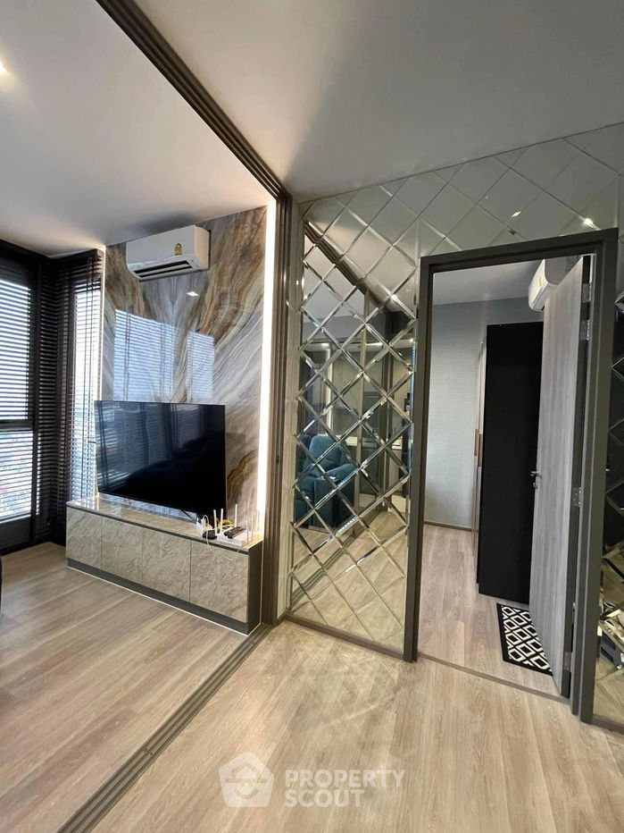 1-BR Condo at Rhythm Charoenkrung Pavilion near BTS Saphan Taksin (ID 1574122)