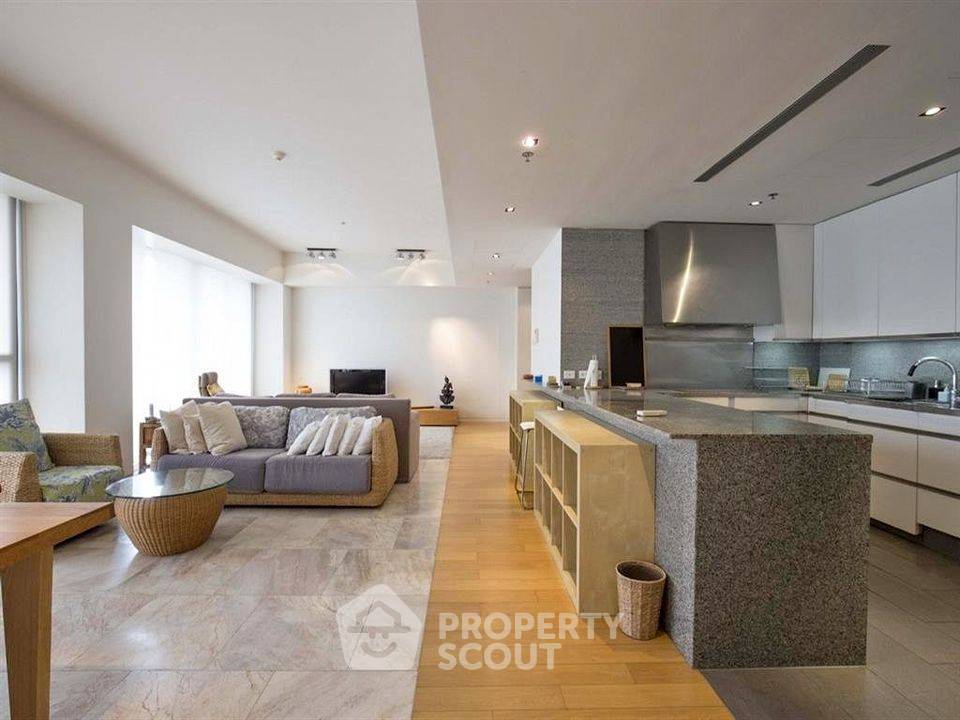 3-BR Condo at The Met Sathorn near BTS Chong Nonsi (ID 1921464)