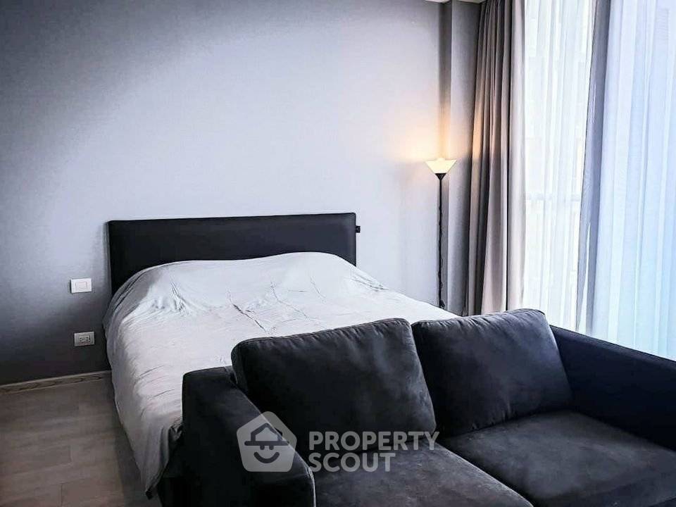 1-BR Condo at Noble Ploenchit near BTS Phloen Chit (ID 955871)