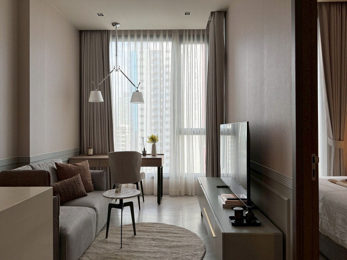 For Rent ✨️: Hyde Heritage Thonglor  (1 bed) 40.30 sq.m. 49,000 THB Tel. 092-423-5675 Cate