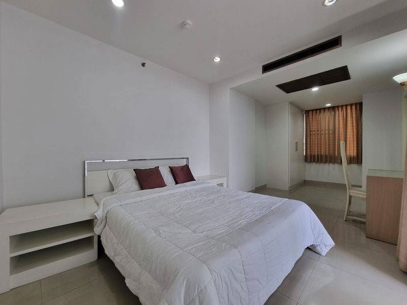 Condo for rent : Las Colinas ((BTS Asoke MRT Sukhumvit   )) MK-02 line @livingbkk