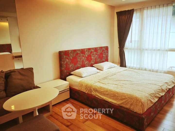 1-BR Condo at 15 Sukhumvit Residences near BTS Nana (ID 1446918)