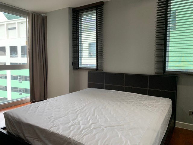 C6472 Rent  :  Condo  Baan Siri Silom ( BTS Surasak ) 064 665 4666