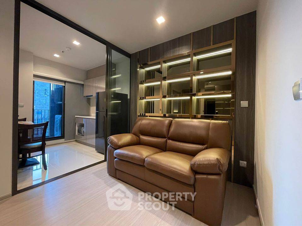 1-BR Condo at Life Asoke - Rama 9 near MRT Phra Ram 9 (ID 370871)