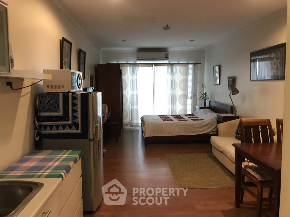 1-BR Condo at Grand Park View Asoke near MRT Sukhumvit (ID 884660)