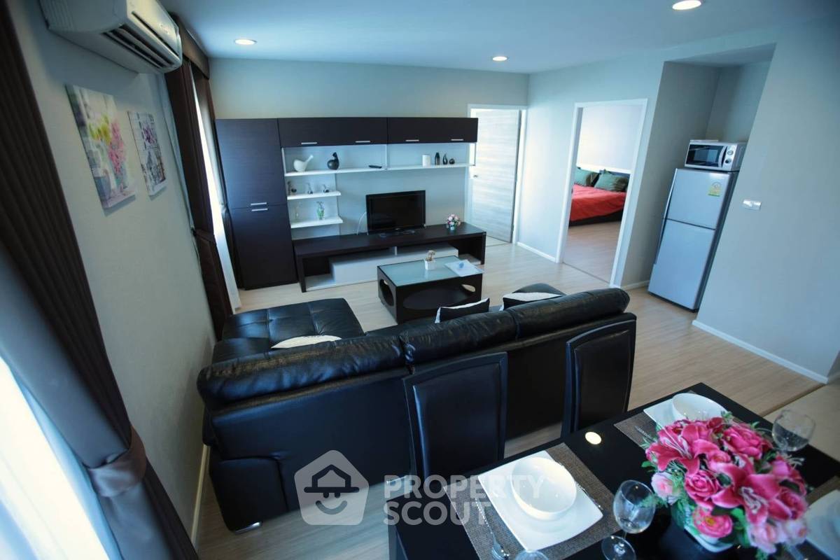 2-BR Condo at Renova Residence Chidlom Condominium near BTS Phloen Chit (ID 738915)