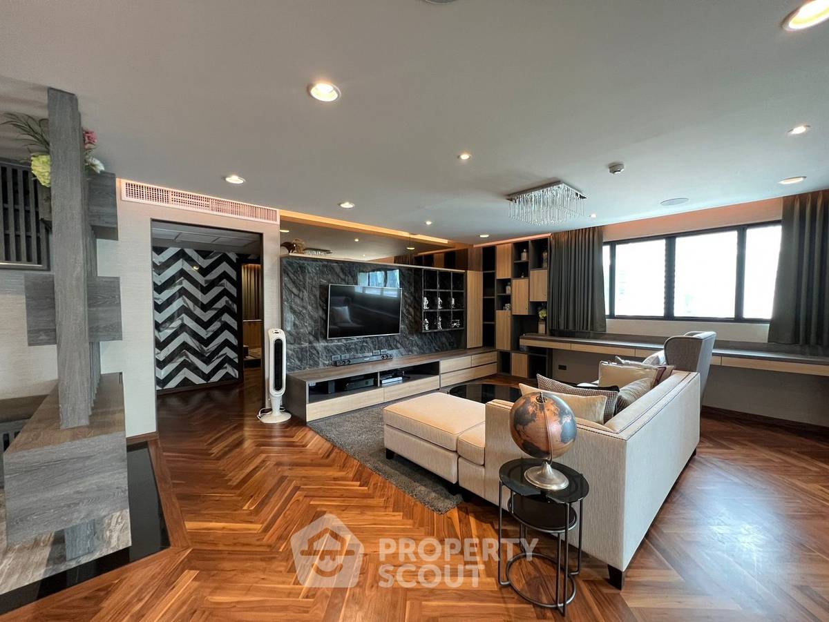 2-BR Condo at Pearl Garden Condominium near BTS Chong Nonsi (ID 847777)