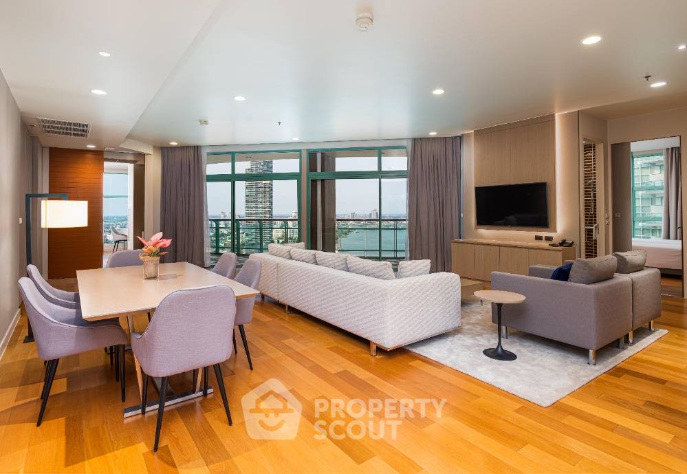 BTS Saphan Taksin အနီး Chatrium Riverside ကွန်ဒိုရှိ 3-BR ကွန်ဒို (ID 1033641)