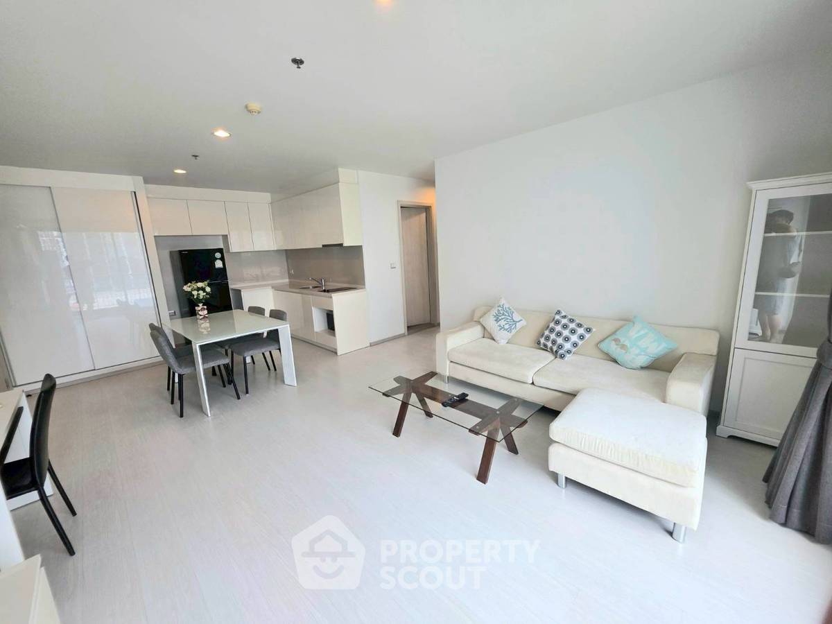 2-BR Condo at Rhythm Sukhumvit 42 near BTS Ekkamai (ID 2317376)