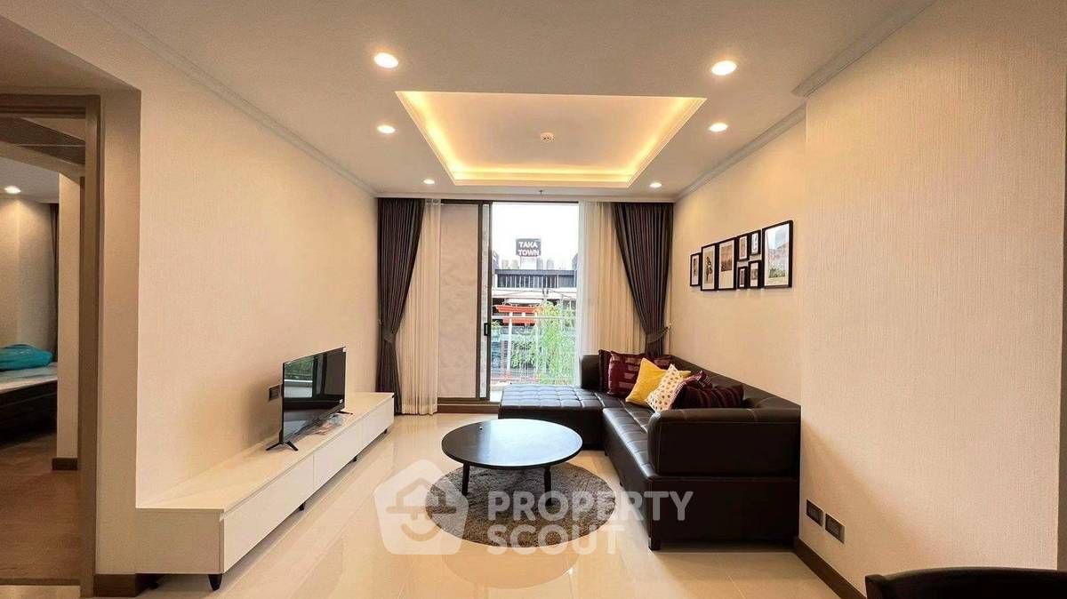 2-BR Condo at Supalai Oriental Sukhumvit 39 near MRT Phetchaburi (ID 835085)