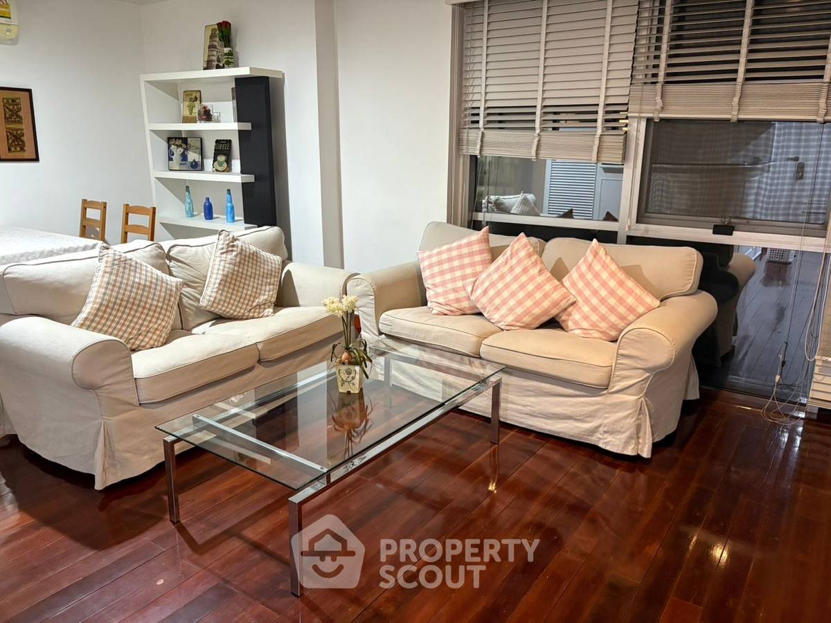 2-BR Condo at Asoke Place near MRT Sukhumvit (ID 883327)