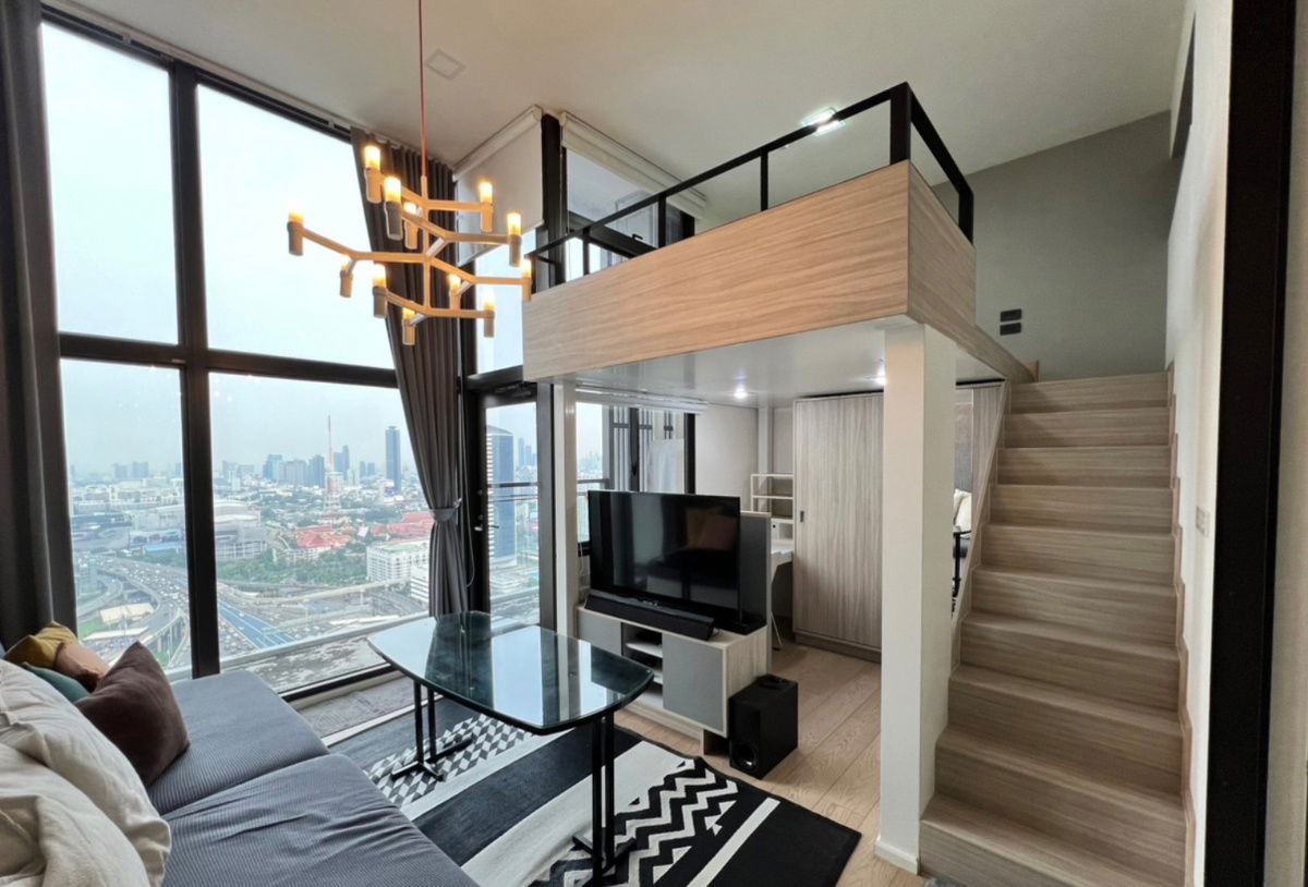 Rent a beautiful, ready-to-move-in apartment at Chewathai Residence Asoke, near MRT Rama 9. Interested? Add me on Line: @841qqlnr