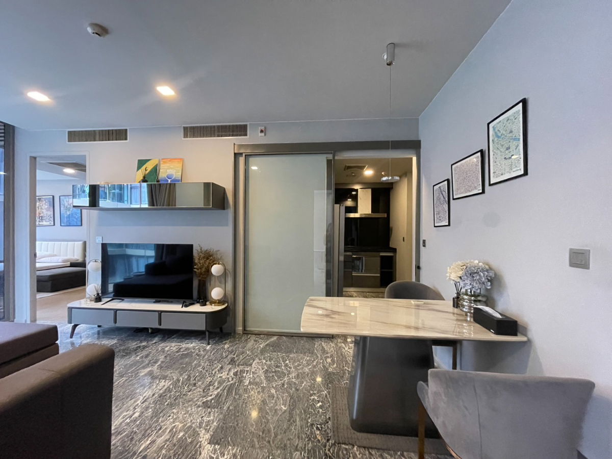 For rent luxury pet friendly condominium 2 bedroom in phompong location