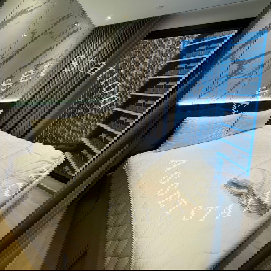 Now available for rent 📣 Ashton Asoke – Rama 9. Convenient transportation 🚄 Just steps from MRT Rama 9.