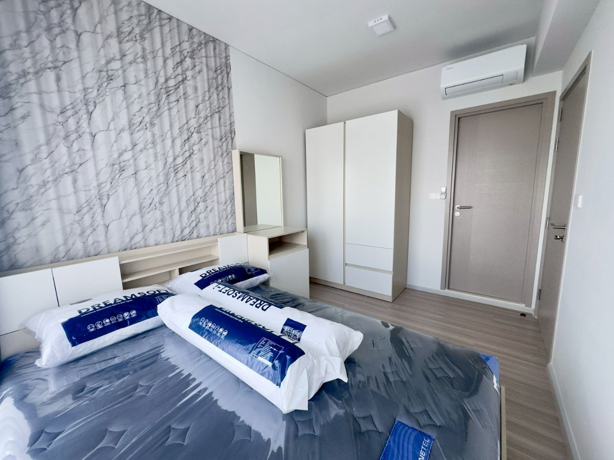 Lease 🚆 QuinTara Phonimit, adjacent to the electric train, convenient access to the new room at 1st hand.