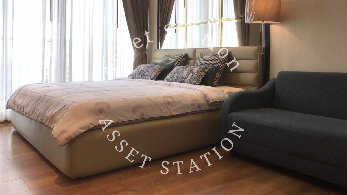 🚅 Super chic—rent it now at Park 24! Convenient transportation 🚄 Just steps from Phrom Phong BTS.