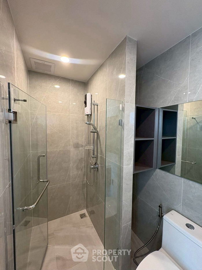 คอนโด 2 ห้องนอน Nue District R9 ใกล้ MRT พระราม 9 (ID 2488862)