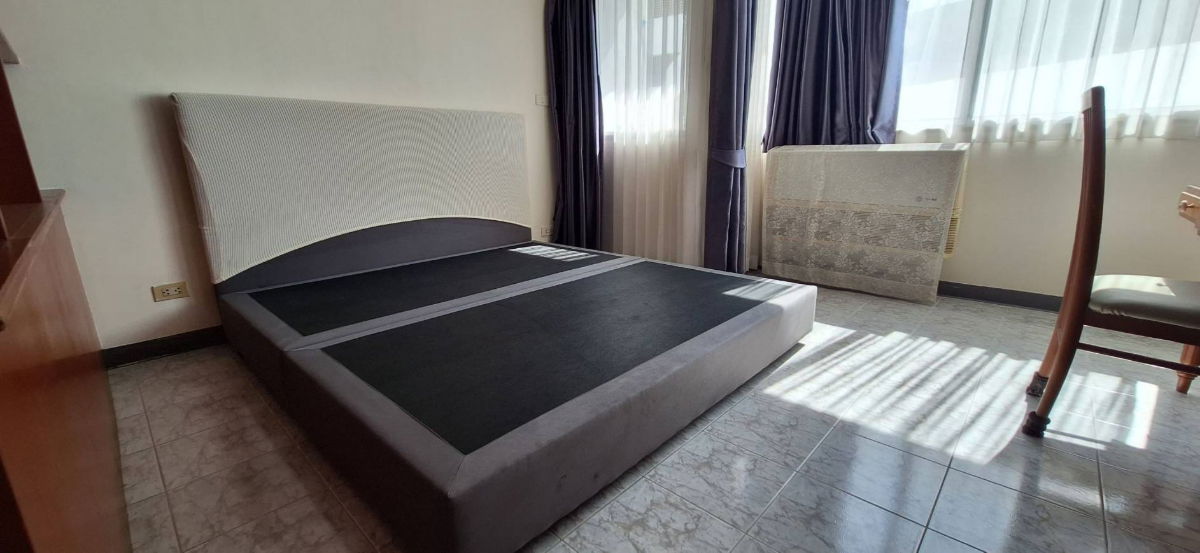 Supalai Park Phahon 45 sq.m.  Eng 中 日 Please add LINE ID @806qphgn o8415o5483