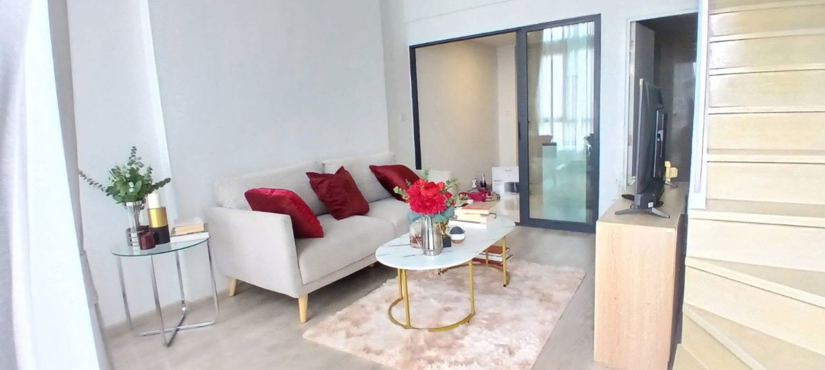 The Tree Pattanakarn - Ekkamai