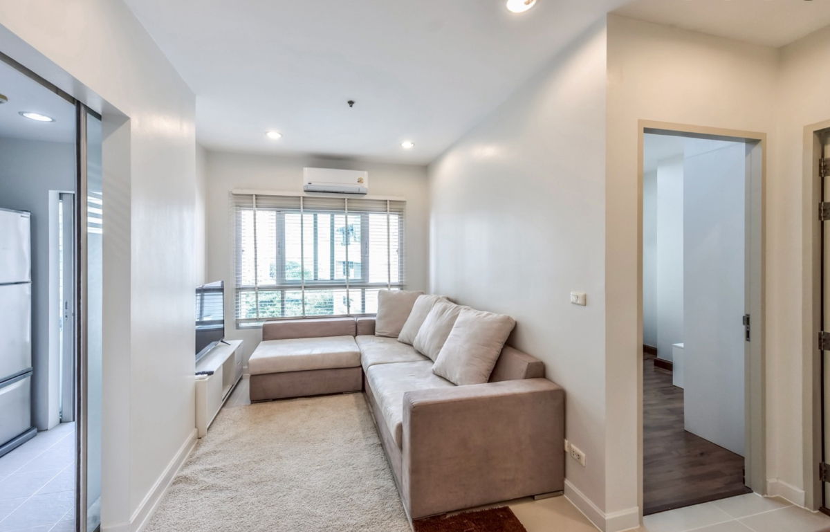 Q House Sathon. 2bed 65sqm. Line id: @pfagent