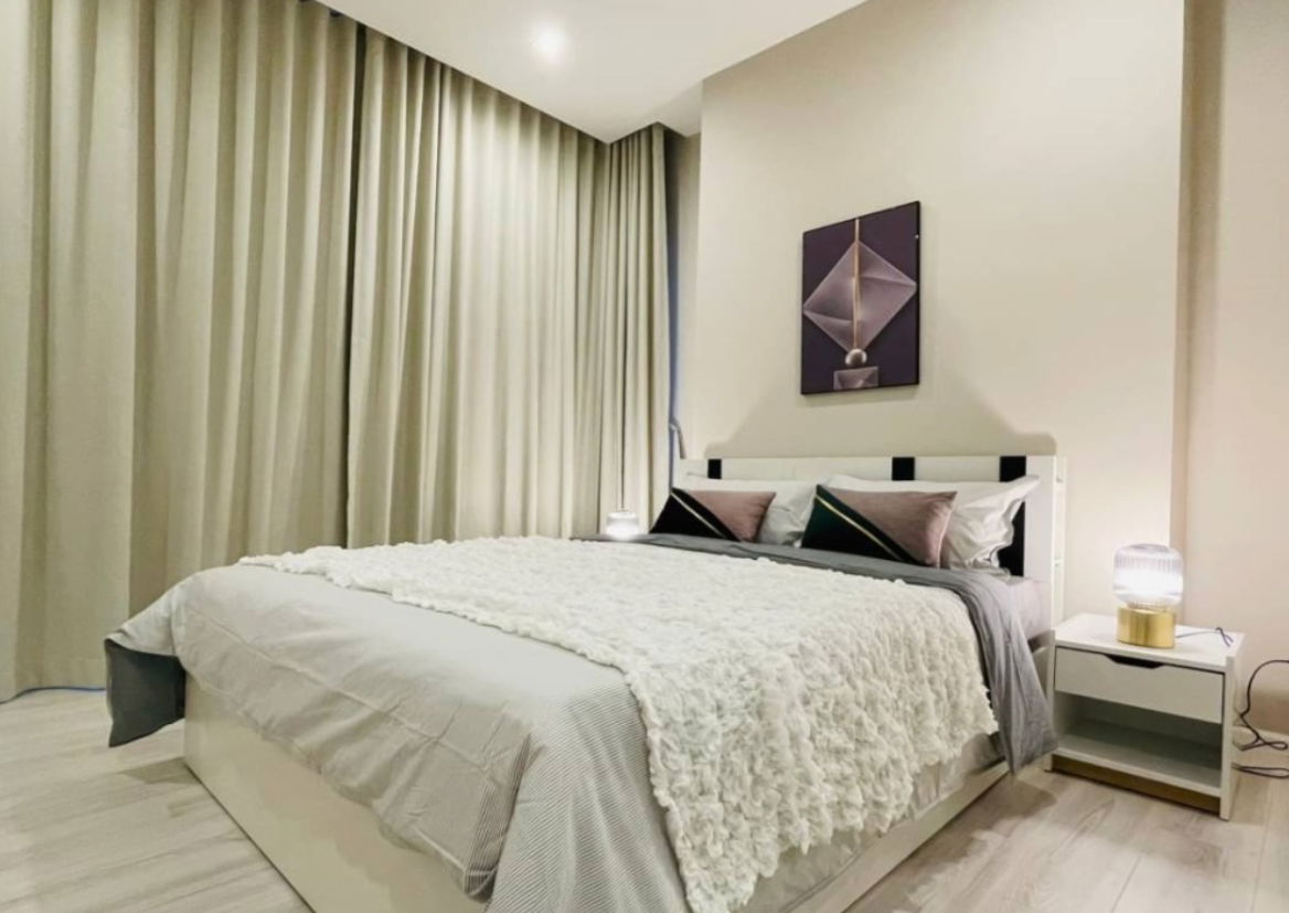 The Room Phayathai 70 sq.m. Please add LINE ID @806qphgn o8415o5483