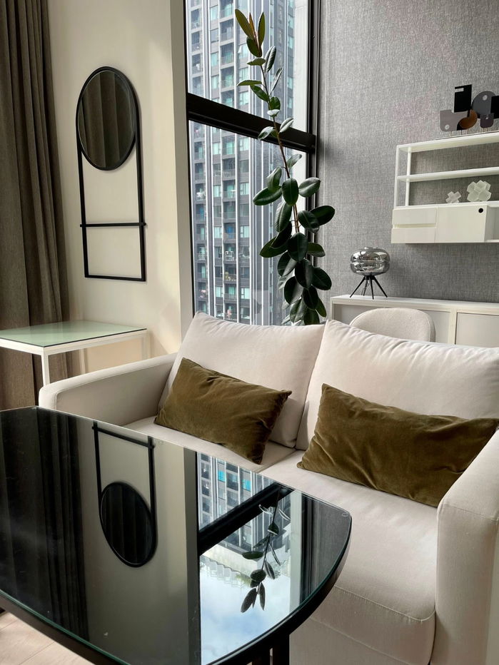 Chewathai Residence Asoke   Condo For Rent / Line : @mintocondo