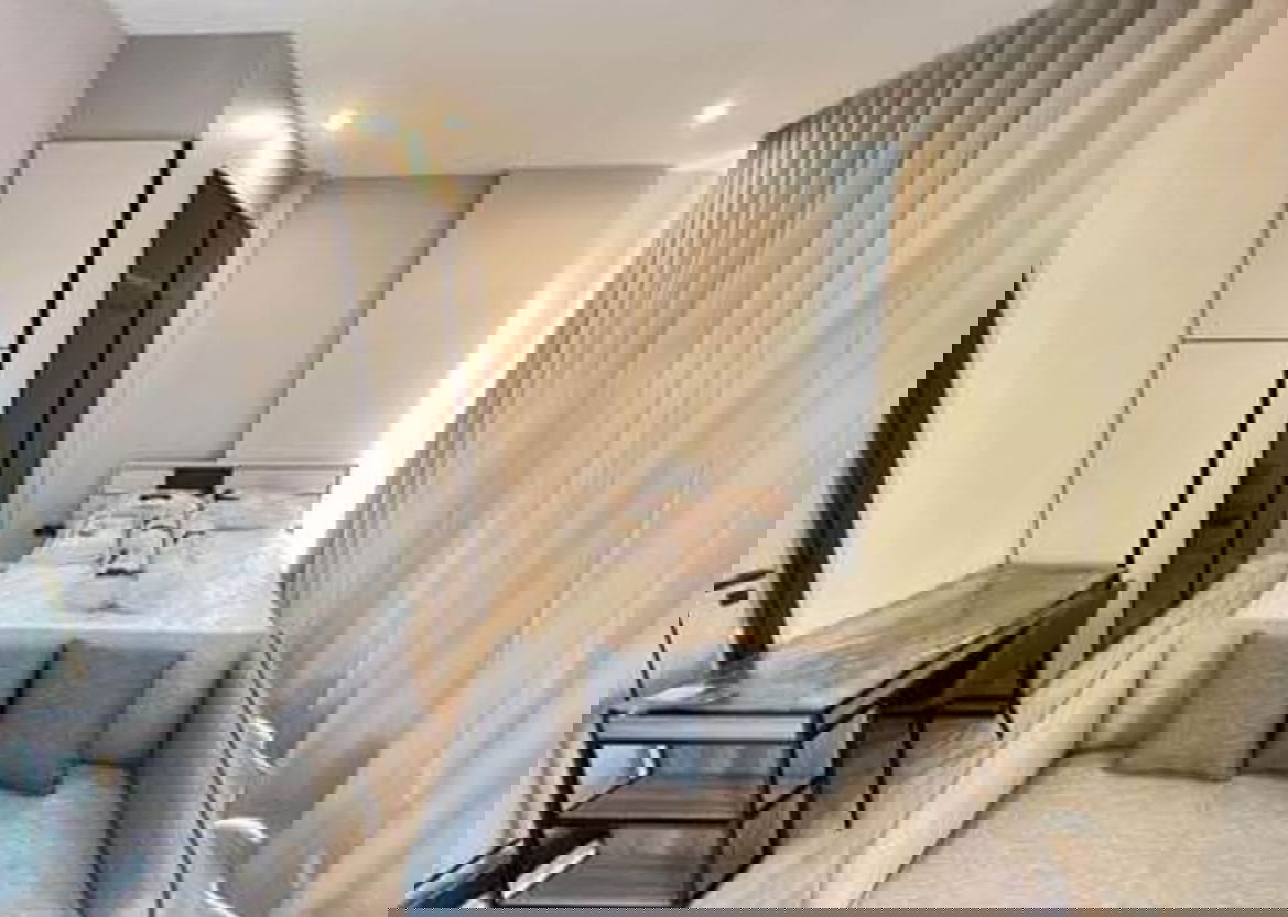 The Room Phayathai 27 sq.m. Please add LINE ID @806qphgn o8415o5483