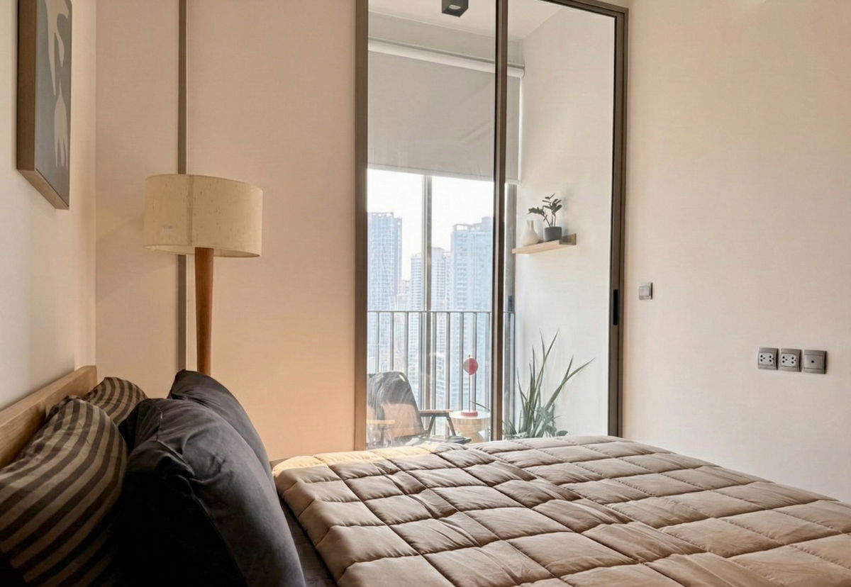 For rent immediately: Rhythm Ekkamai Estate, prime location in the heart of Ekkamai. Brand new, never-before-occupied 1 bedroom, 1 bathroom unit.