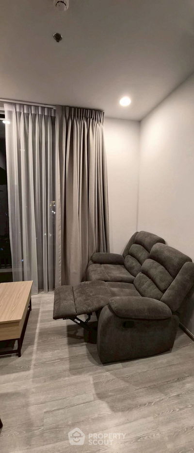 2-BR Condo at XT Ekkamai near BTS Thong Lor (ID 2484630)