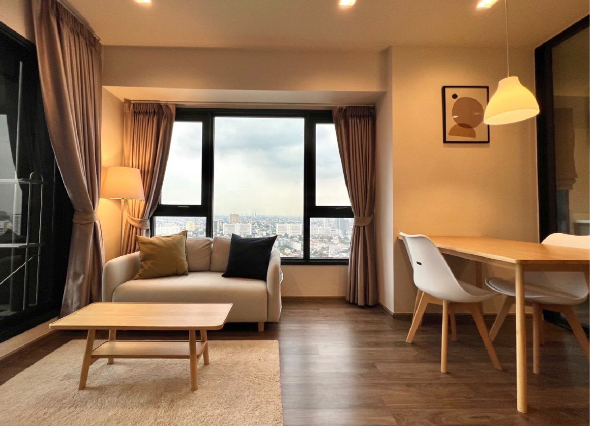 Life Ladprao                  Valley