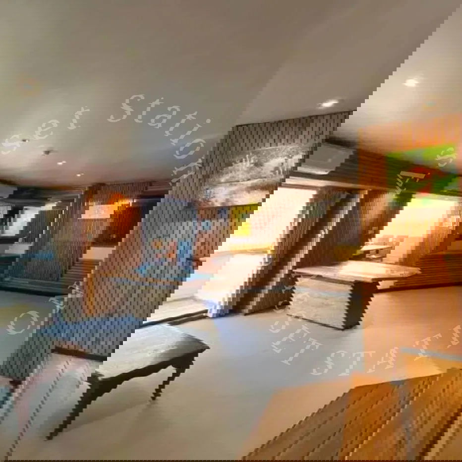 🏢 Baan Onnut: Spacious and beautifully decorated Duplex 3-bedroom unit with pool view, near BTS Onnut.