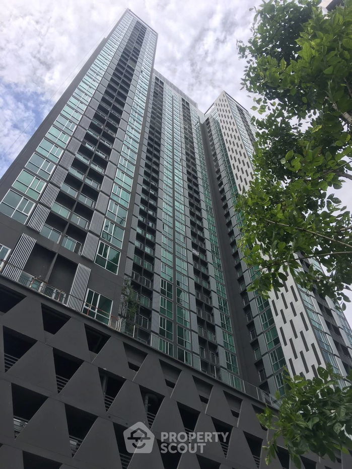2-BR Condo at Sathorn Gardens near MRT Si Lom (ID 881850)