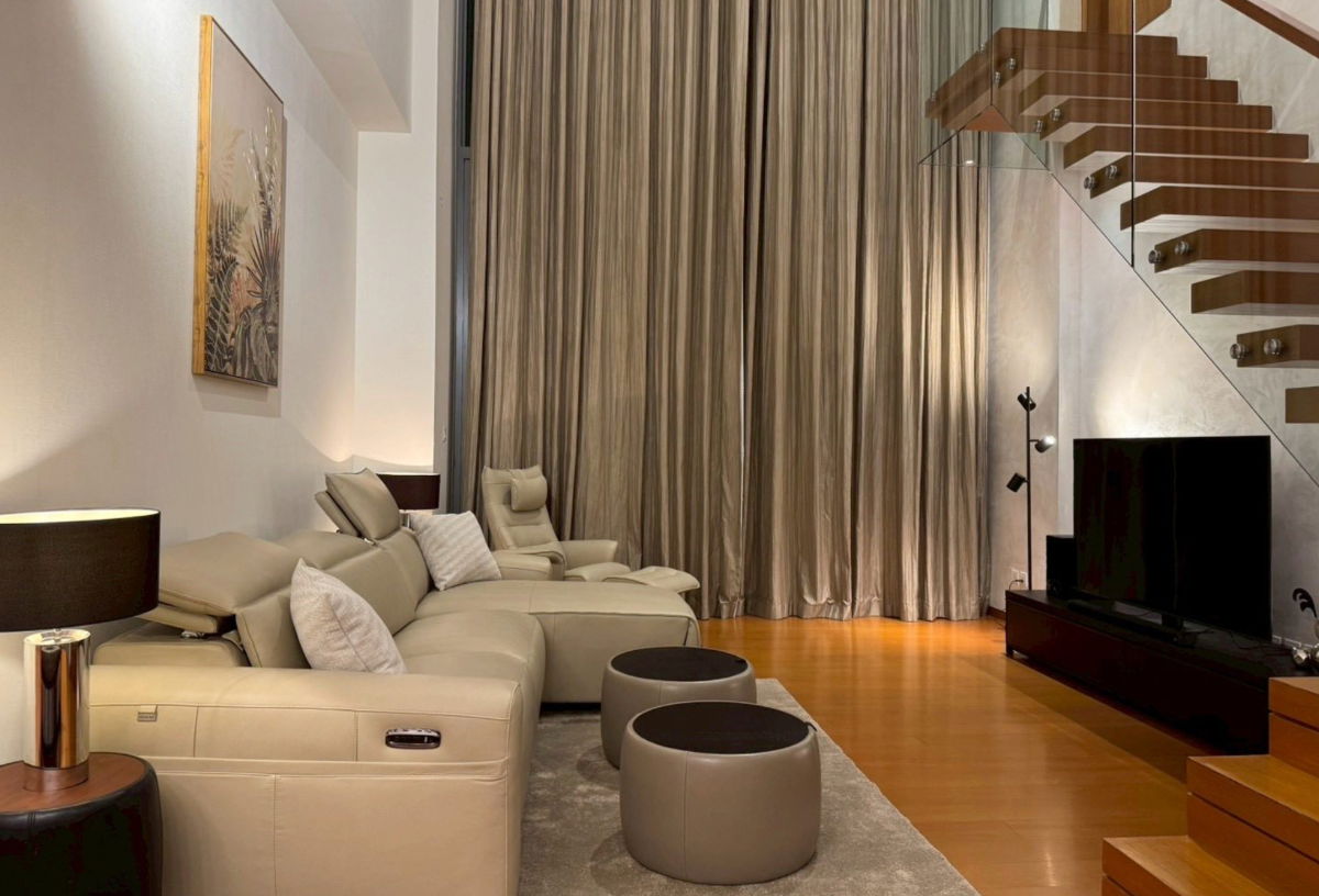 Sukhothai residence. 2bed 157sqm. Line id: @pfagent