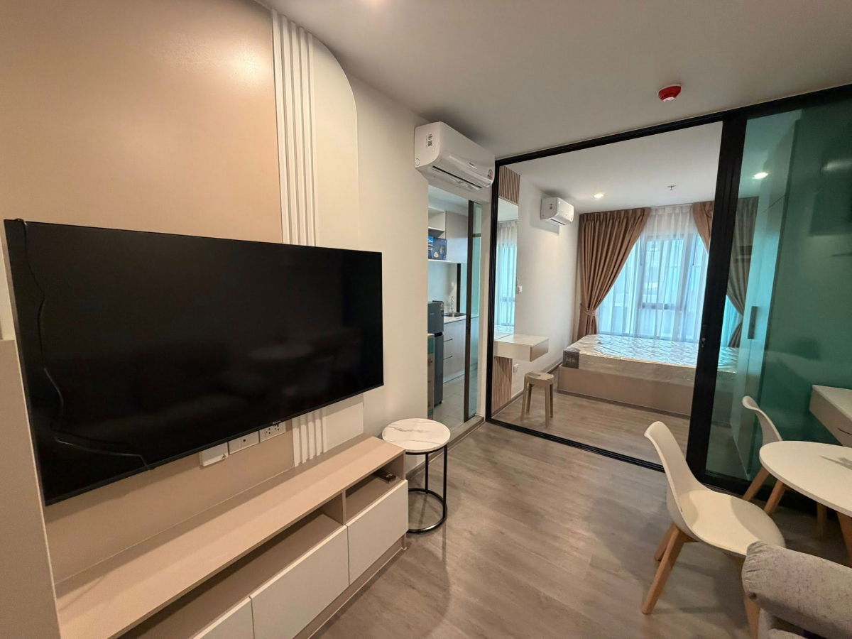 🏢 Condo for Rent – Regent Home Wutthakat ✨ Corner unit | High floor | Bright & airy | Ready to move in 🚆 Near BTS Wutthakat