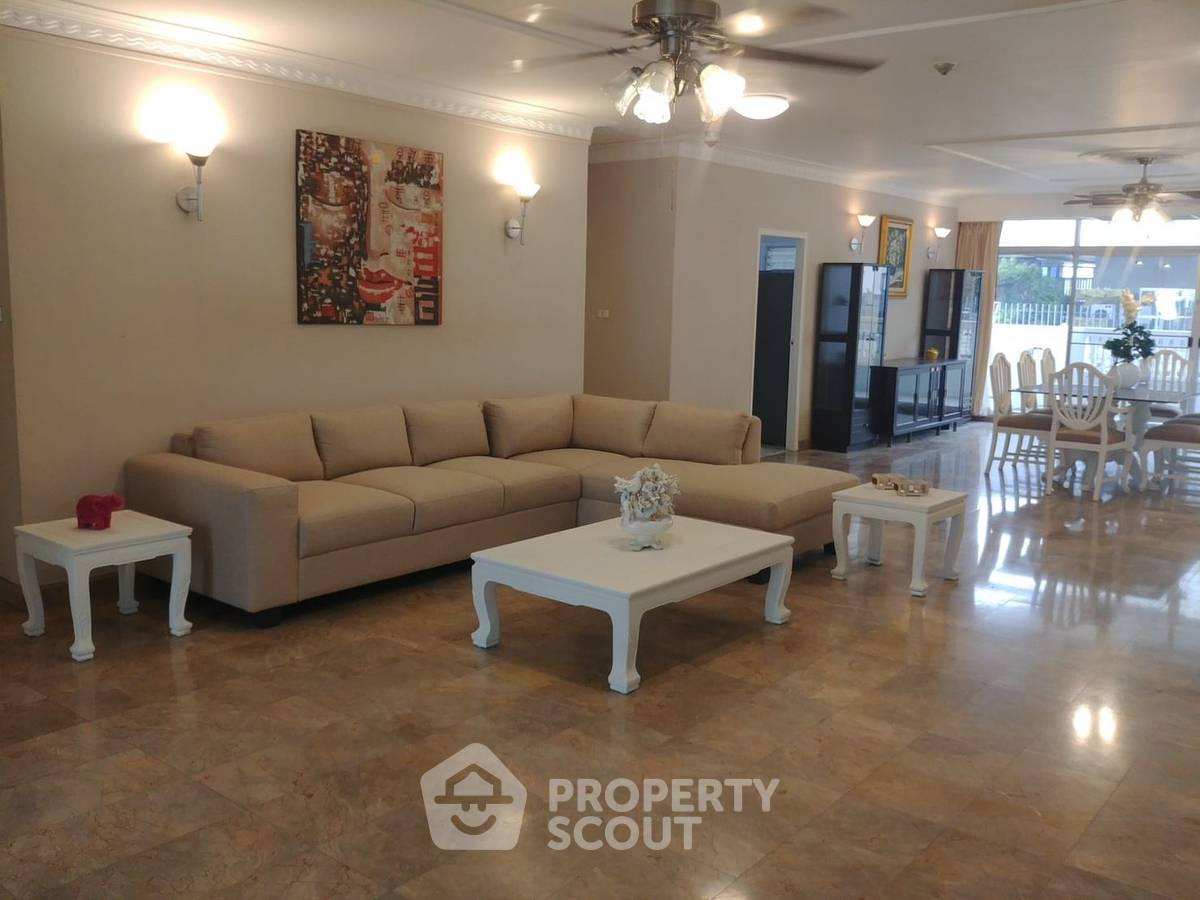 Grand Ville House 2 号 4 居公寓，靠近素坤逸地铁站 (ID 1371386)