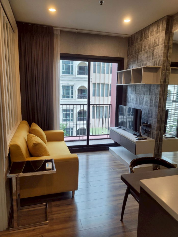 WYNE Sukhumvit is near BTS Phra Khanong.