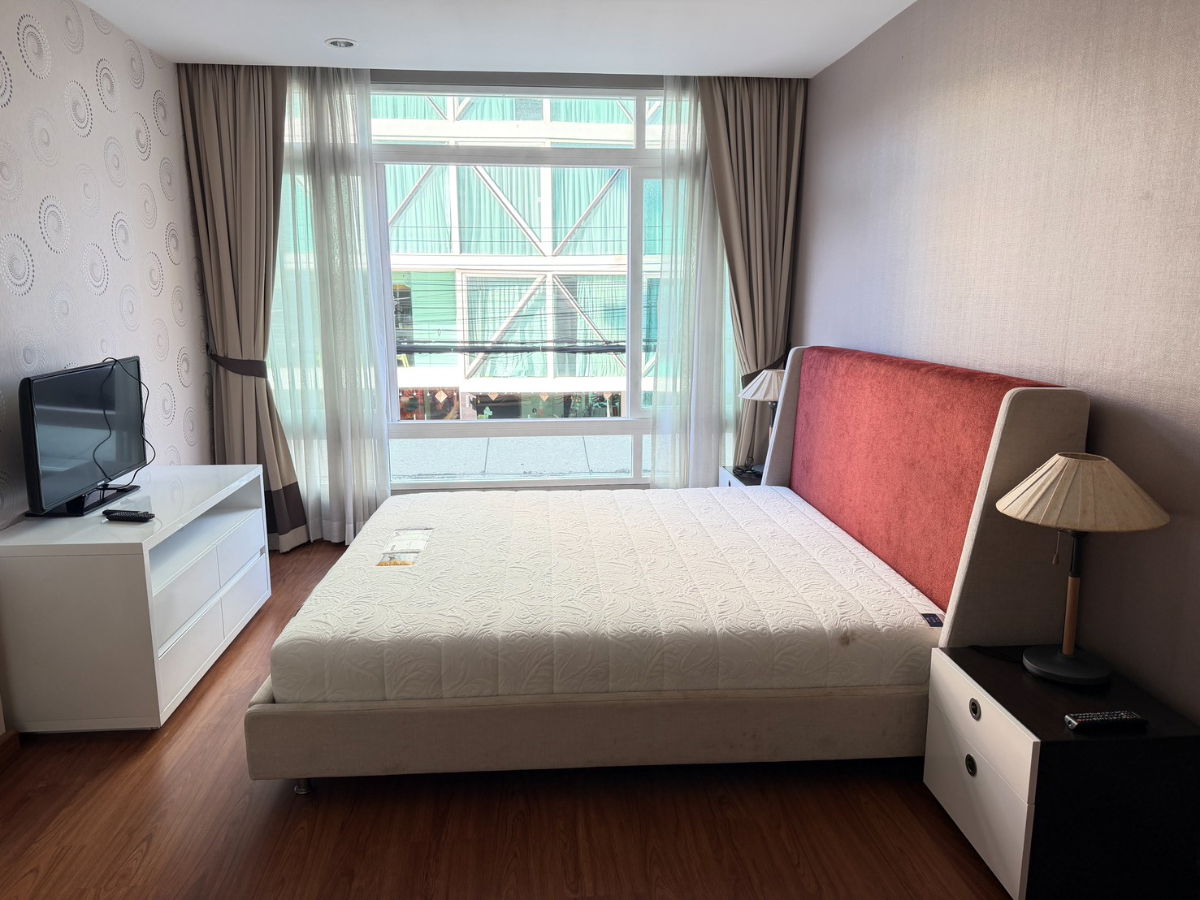 The Unique @Nimman condo for rent 2bedrooms:  Tel. 082-3899314 (Boo)