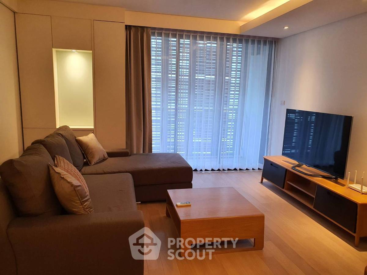 1-BR Condo at Mode Sukhumvit 61 near BTS Ekkamai (ID 2003057)