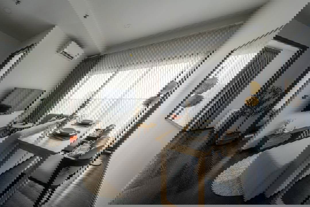 Renting Park origin thinglor 2bed ready to move in